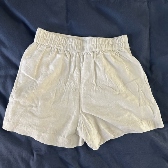 Abercrombie & Fitch Linen-Blend Pull-On Shorts - Picture 2 of 5